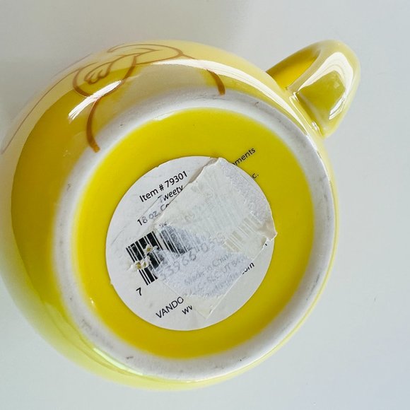 TWEETY BIRD Looney Tunes "I Tawt I Taw a Puddy Tat" Mug EUC - Picture 3 of 5